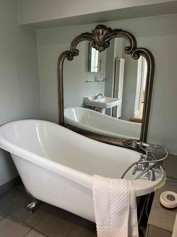 Findon Manor Hotel Экстерьер фото